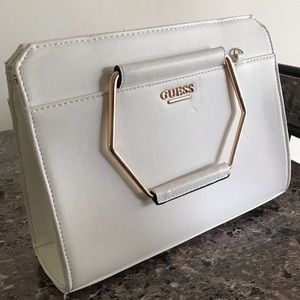Guess handbag / crossbody super cute